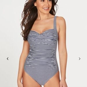 Nip Tuck Sorrento Stripe Joanna One Piece Swimsuit Size 4 Slimming Nautical Chic